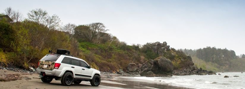 Jeep Grand Cherokee 2006 WK1 Lifted Offroading Beach