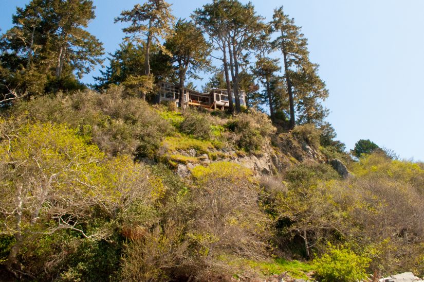 Amazing houses on the cliffside of Trinidad California